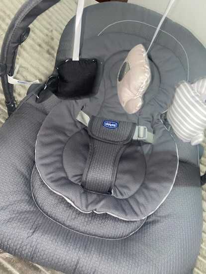 Espreguiçadeira Chicco Hooplá Moon como nova