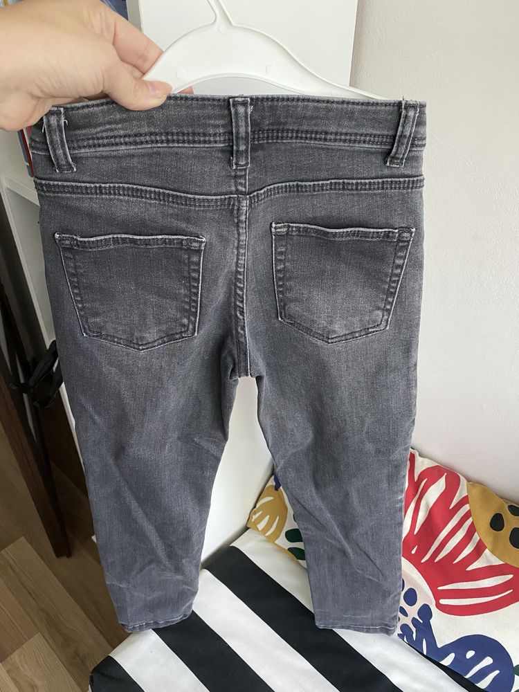 Spodnie jeansowe dla chłopca r.122 denim co