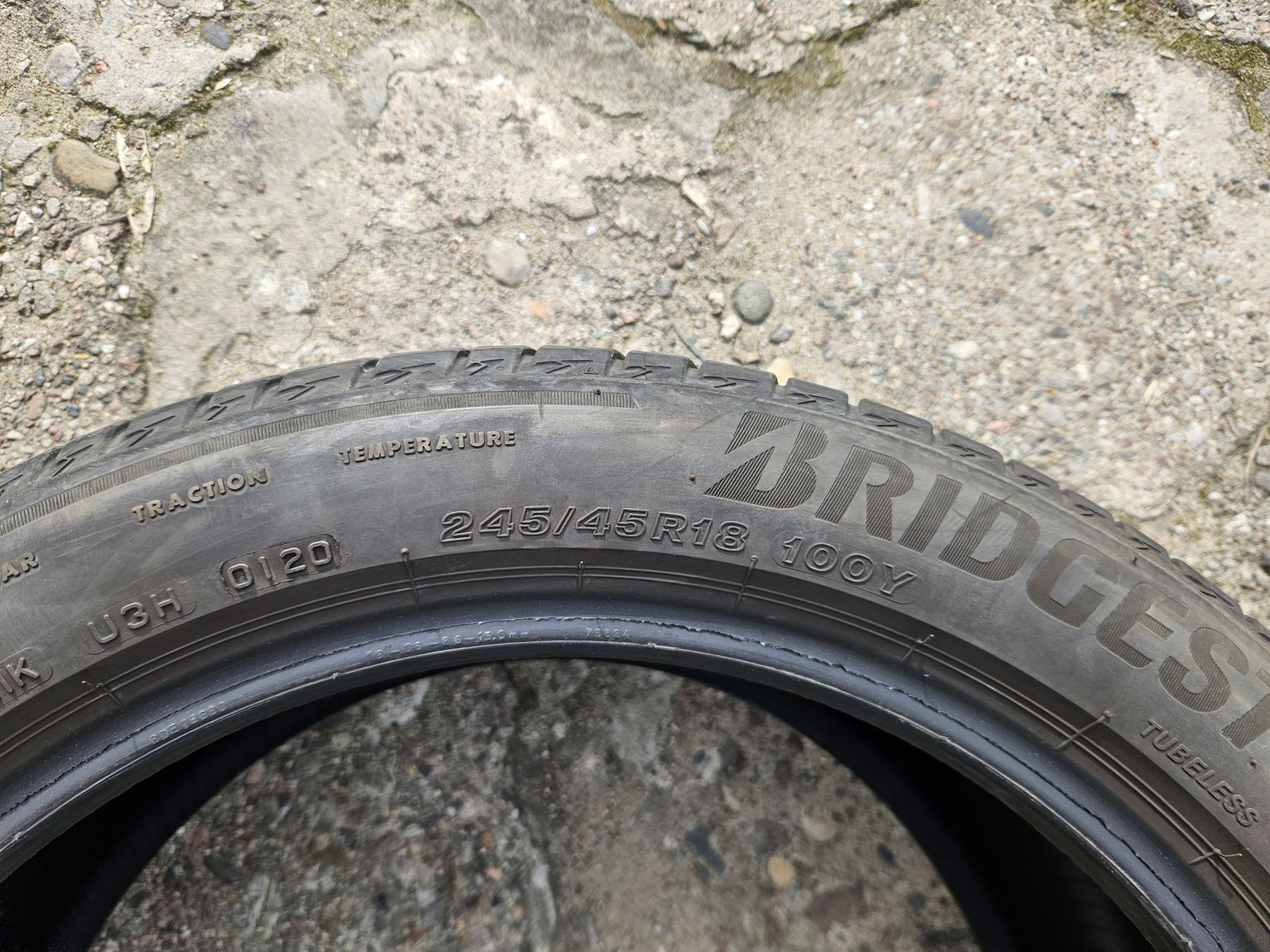 Opony letnie Bridgestone 245/45/18 rok 20