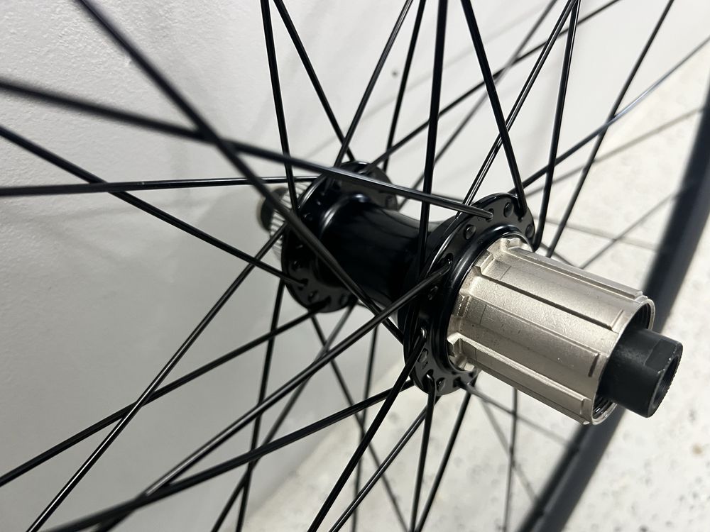 Koła GRAVEL 28 700C FORMULA 12x100 12x142 Vision Sapim