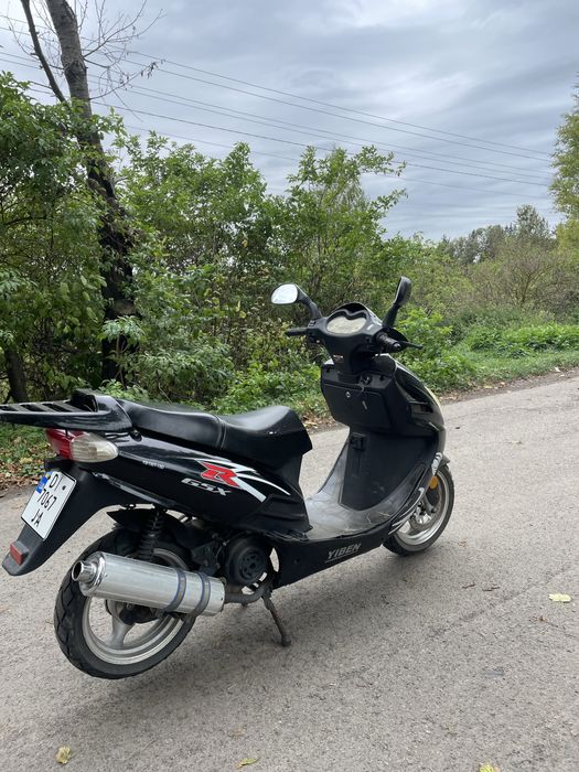 Продам скутер 150 кубів на документах