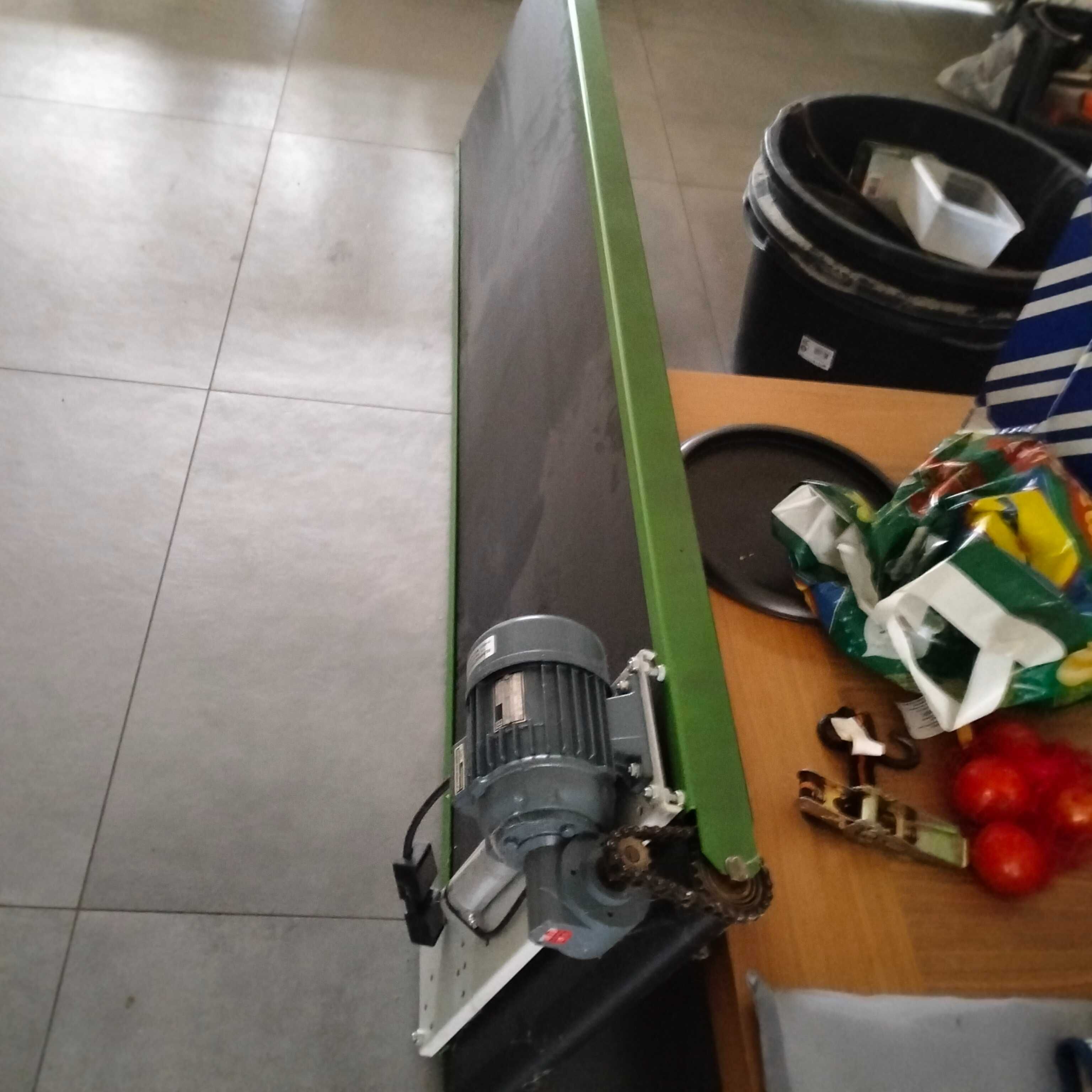 Podajnik/przenosnik taśmowy 2100x500 230/380v 30kg/m2. 180w 0.18kw