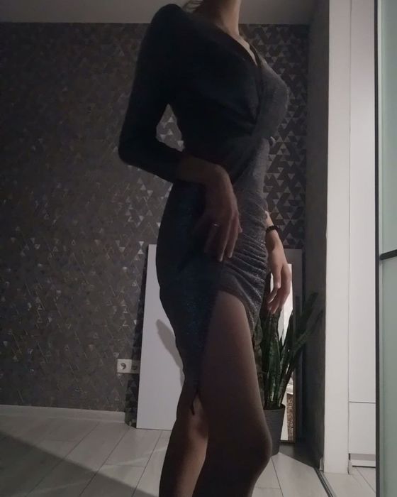 Вечірнє срібне плаття