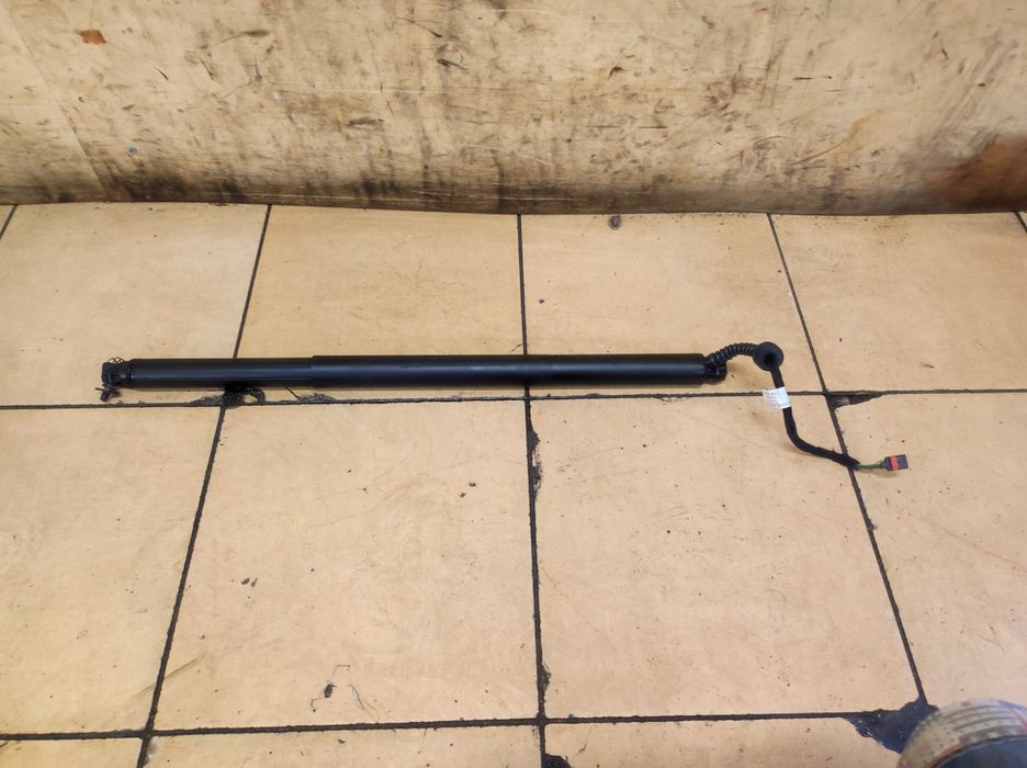 siłownik teleskop elektryczny klapy bagażnika prawy superb iii 3 kombi