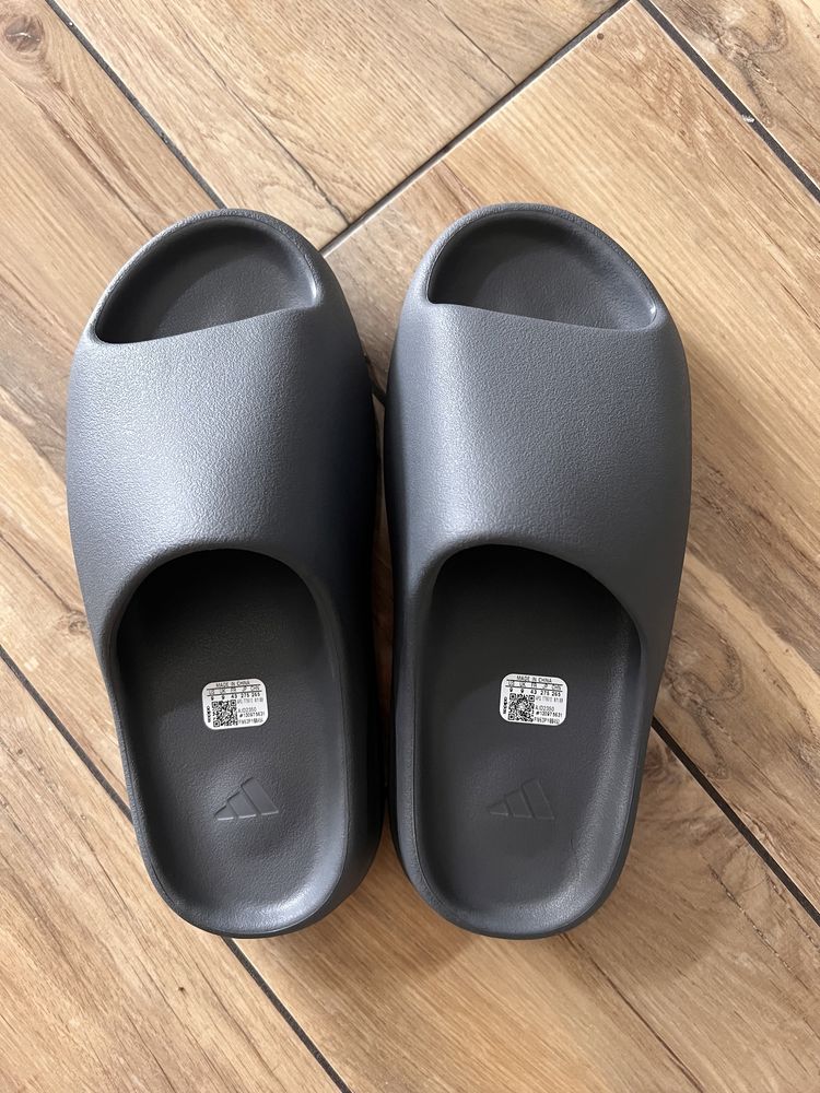 Yeezy slide rozm. 43,  26,5 cm nowe