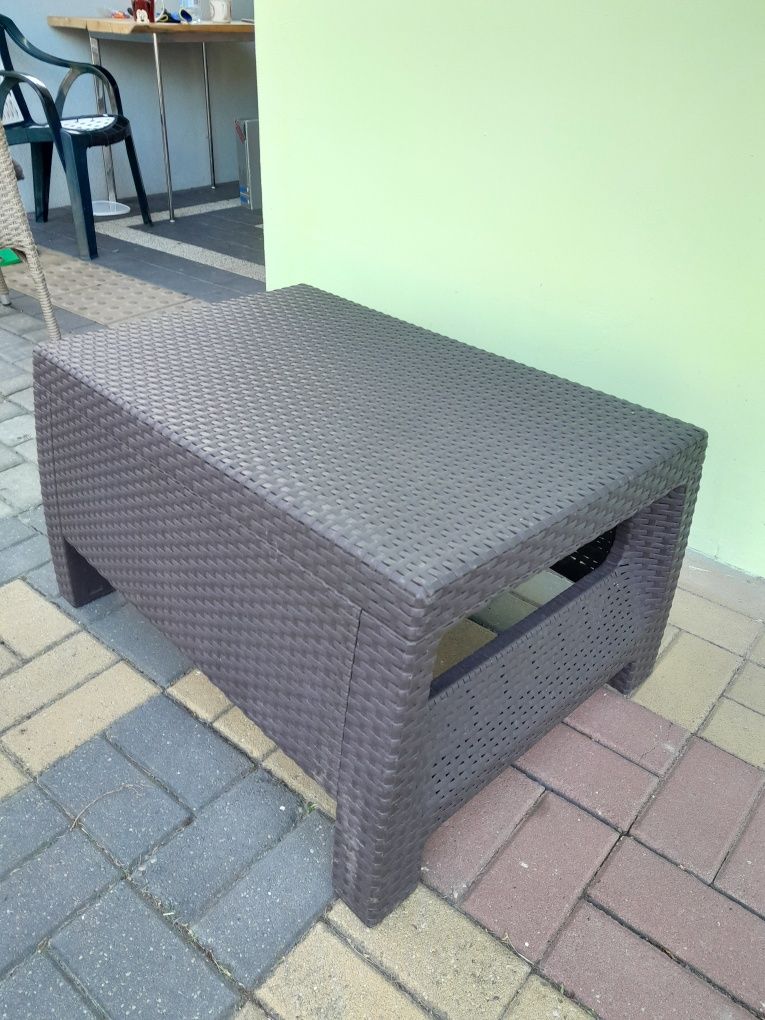 Stolik tarasowy z technorattanu