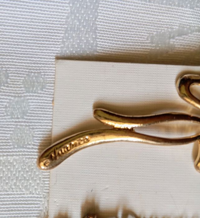 Brincos vintage marca Nuance antigos com banho de ouro de 18k.