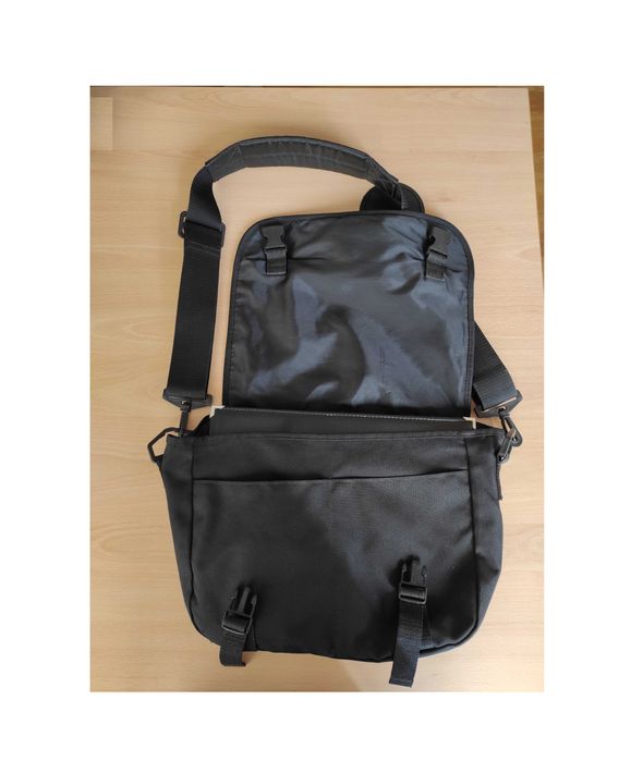 Mala de Tiracolo Preto Liso – Novo