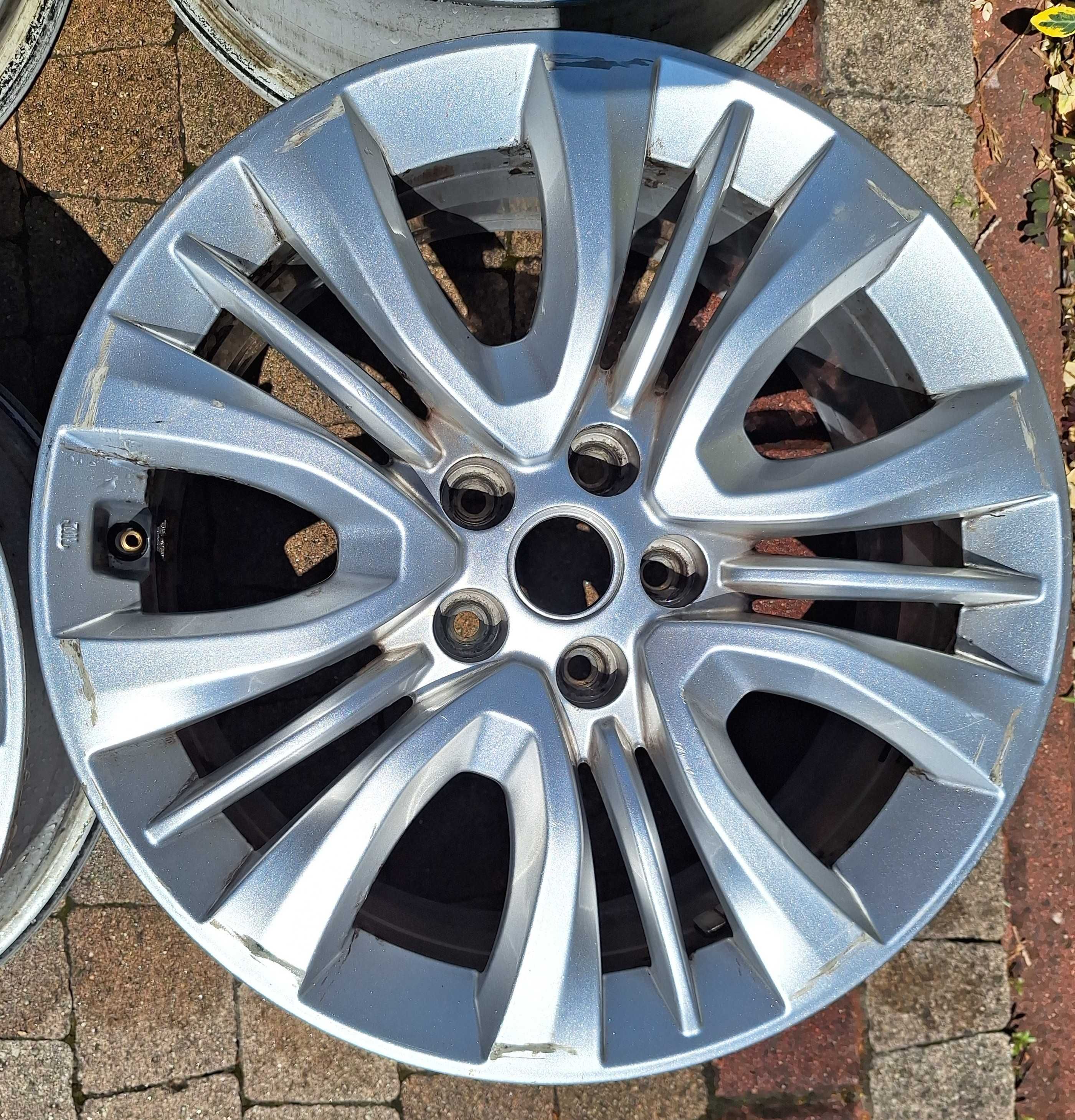 Komplet używanych felg aluminiowych 16" Fiat Tipo