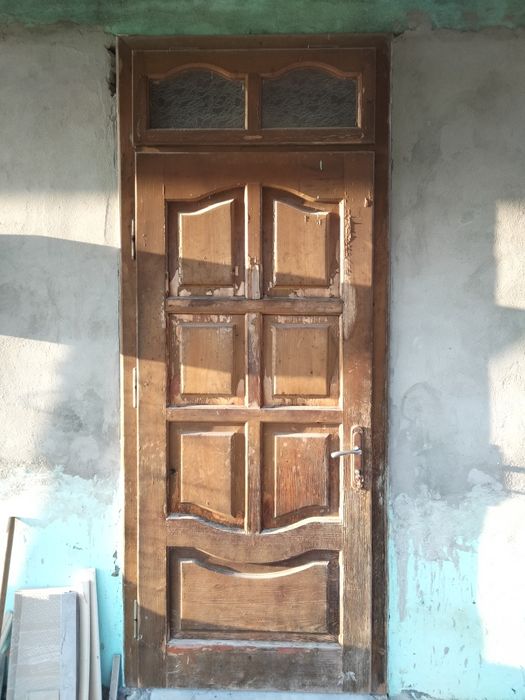 Продам дерев'яні двері б/у