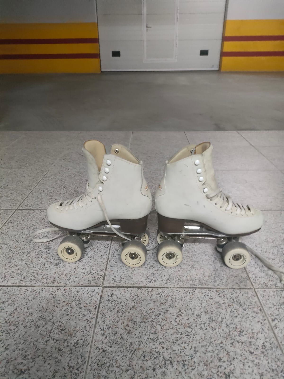 Vendo patins de competição