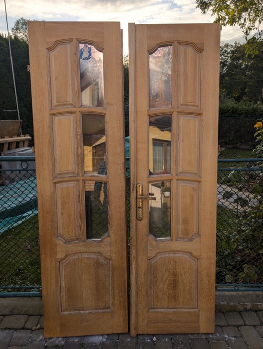 Дубові двері з коробкою