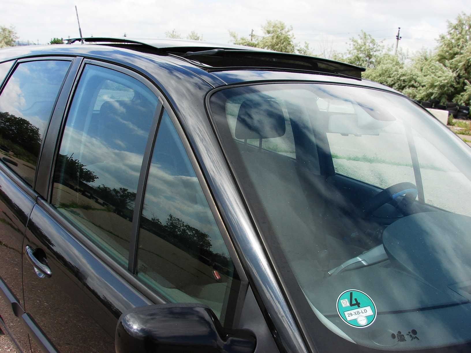 Свежепригнанный Renault Grand Scenic 1.6 MPi 2008 год