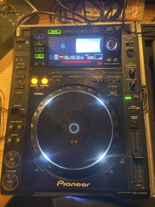 CDJs 2000 com flight cases incluidas (ler descrição)