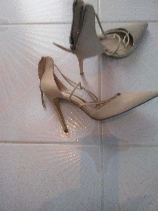 Sandálias Zara agulha T 39