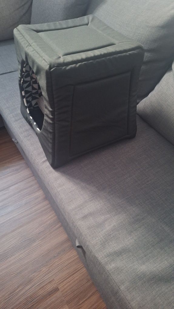 Casinha com almofada para gato