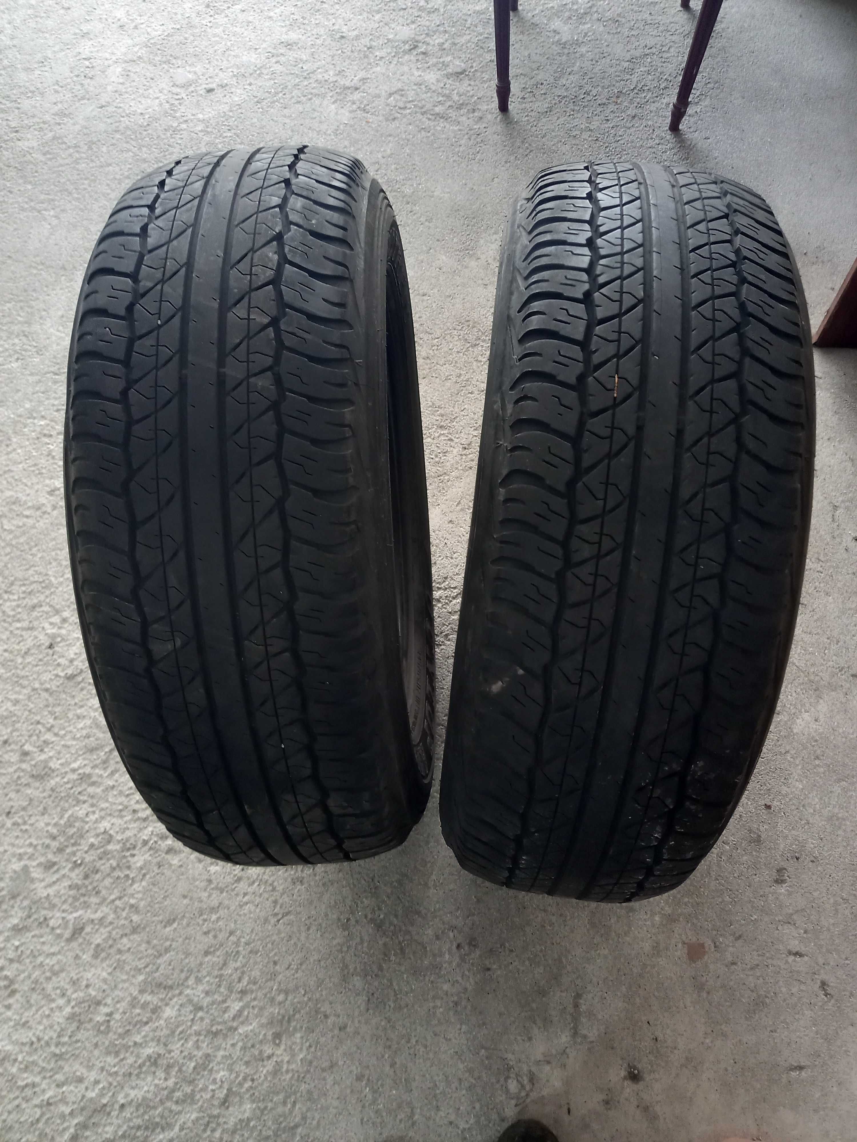 4 pneus 245/65R17 Dunlop e Goodyear