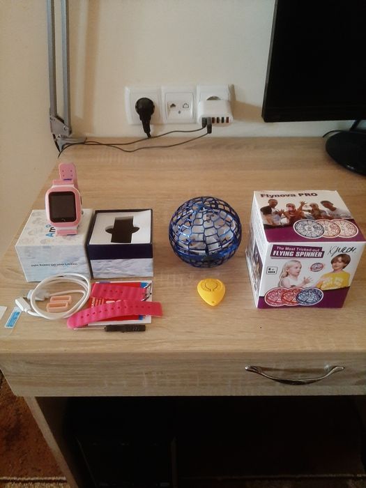 Продам детские часы з сим картой.