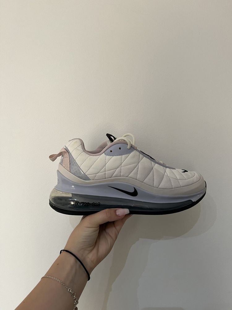 Sapatilhas nike 720-818