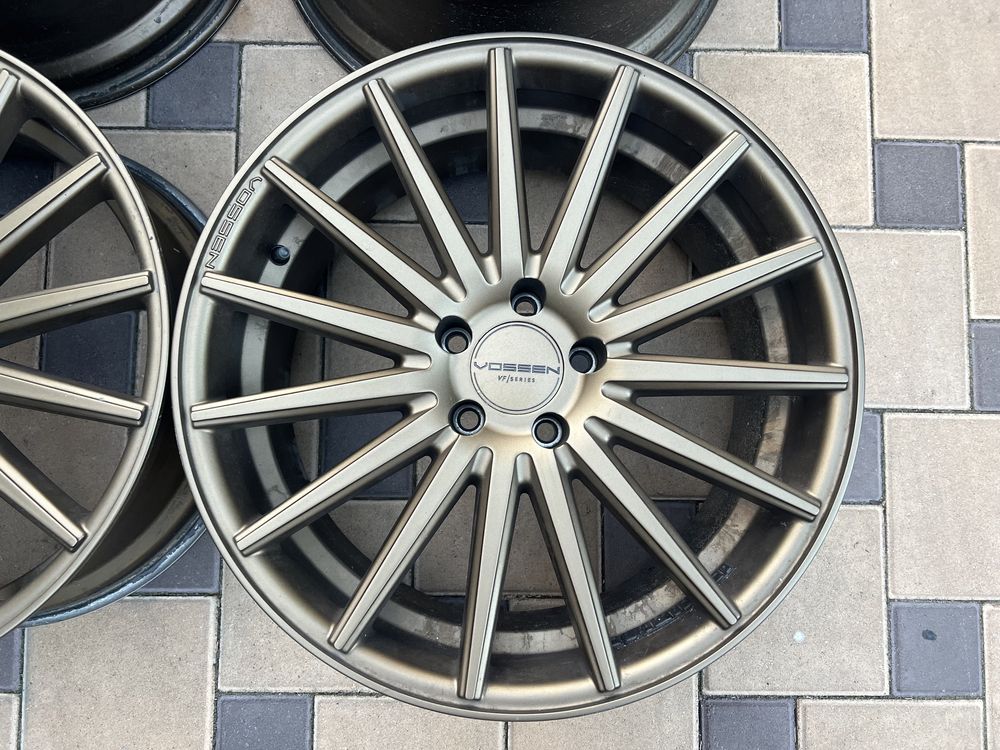 Оригинальные разноширокие диски Vossen VFS-2 R19 5x114.3