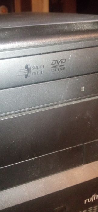 Caixa ATX Fujitsu com drive DVD multi layer e fonte de alimentação