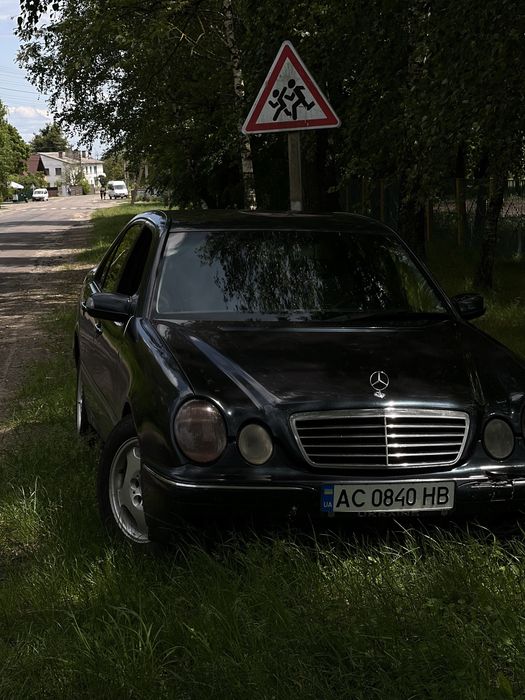 В продажі Mercedes-Benz W210