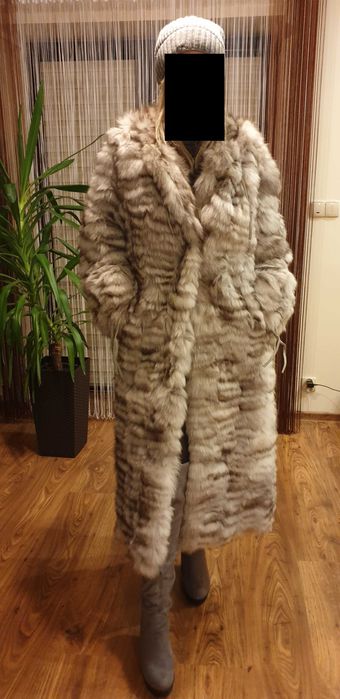 Przepiękny długi srebrny lis z kapturem