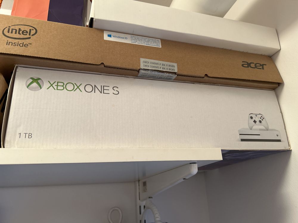 Microsoft Xbox One S 1 TB