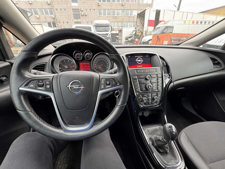 Opel ASTRA 1.6 CDTi 2016 rok Kombi Super Wyposażenie uszkodzony silnik