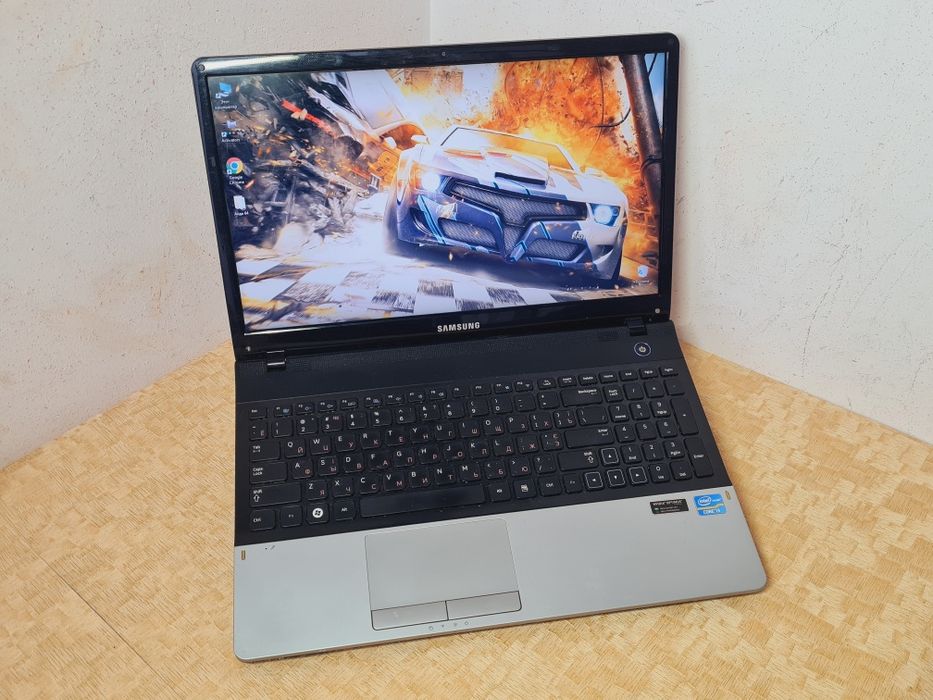 Samsung NP300  i3-2350m/HDD 500гб/ОЗУ 6гб/Nvidia 520MX/Ноутбук