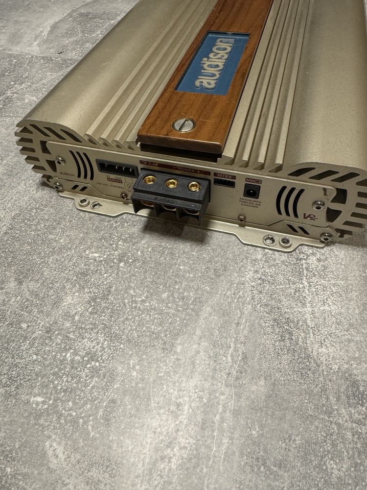 Wzmacniacz mono Audison VRX1500