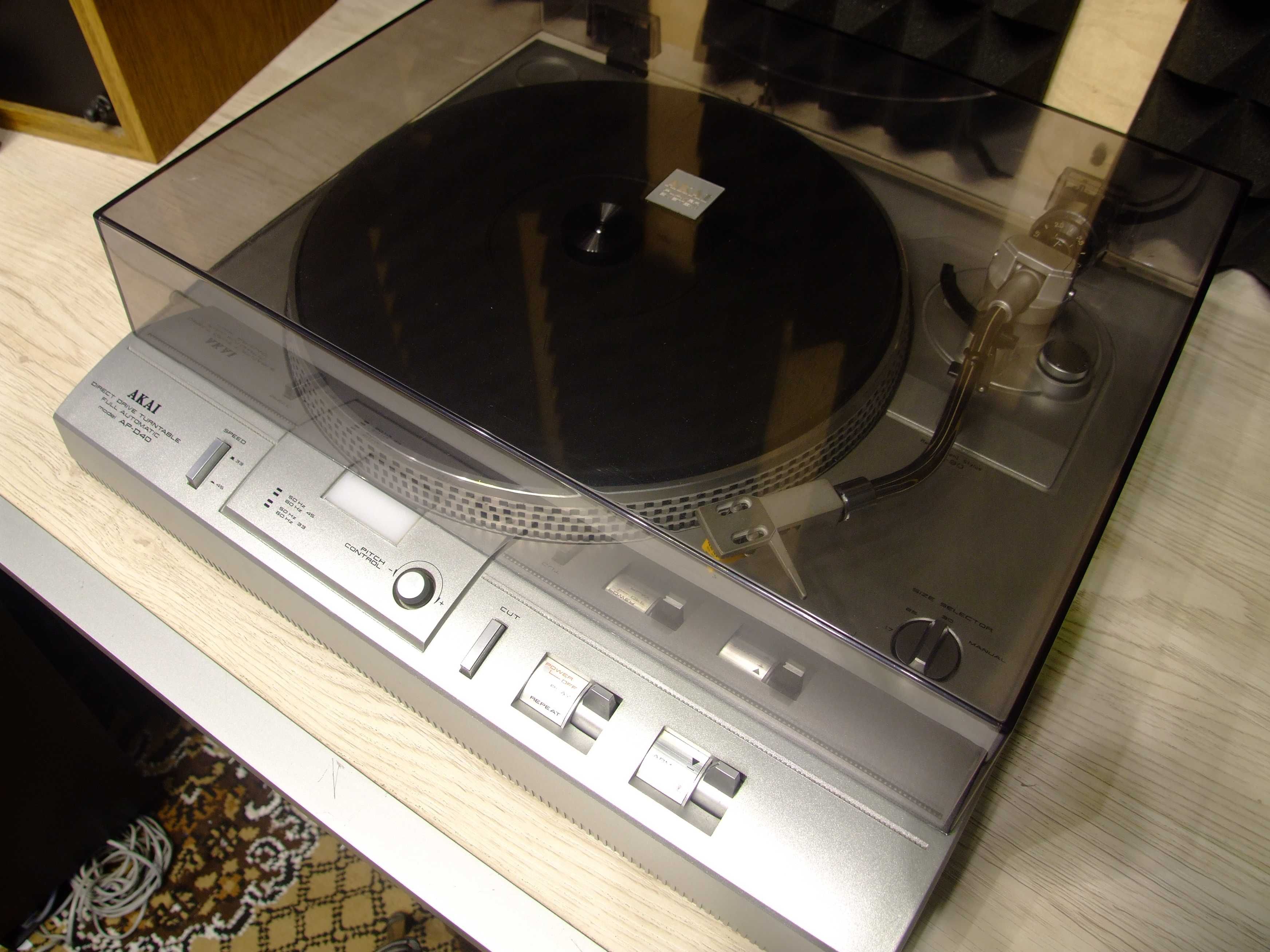 Програвач вініла Akai AP-D40. DIRECT DRIVE. FULL AUTOMATIC. Наложеним