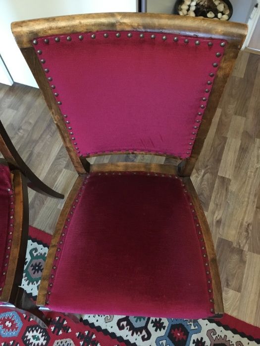Krzesła dwa, stylowe