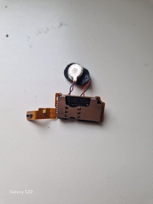 Платы от кнопочных  телефонов, плюс разъём сим