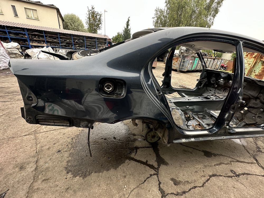 Błotnik Mercedes W211 ćwiartka tył prawy lewy Sedan