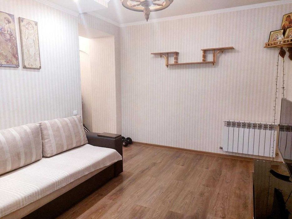 БЕЗ КОМІСІЇ! дуже велика 2 кімнатна квартира. ТОП локація