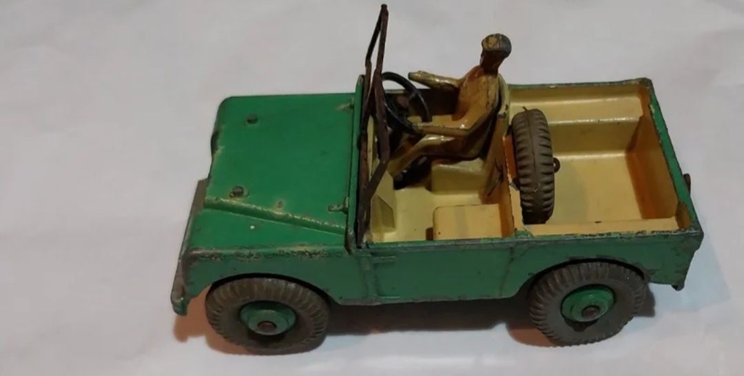 Miniatura antiga Dinky Toys Land Rover