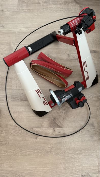 Trenażer Elite Novo Force 8 z oponą