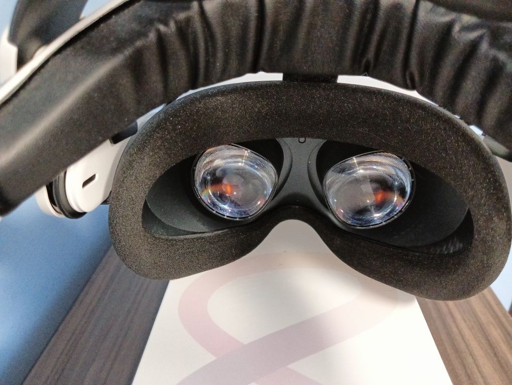 Meta Quest 2 128 GB, plus BOBOVR M2 Pro+
