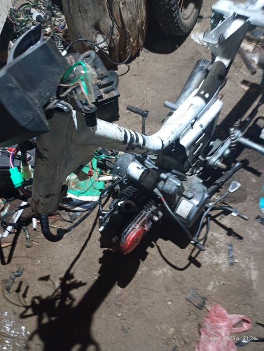 Продам мотора 125 кубового з електронікою і запчастями