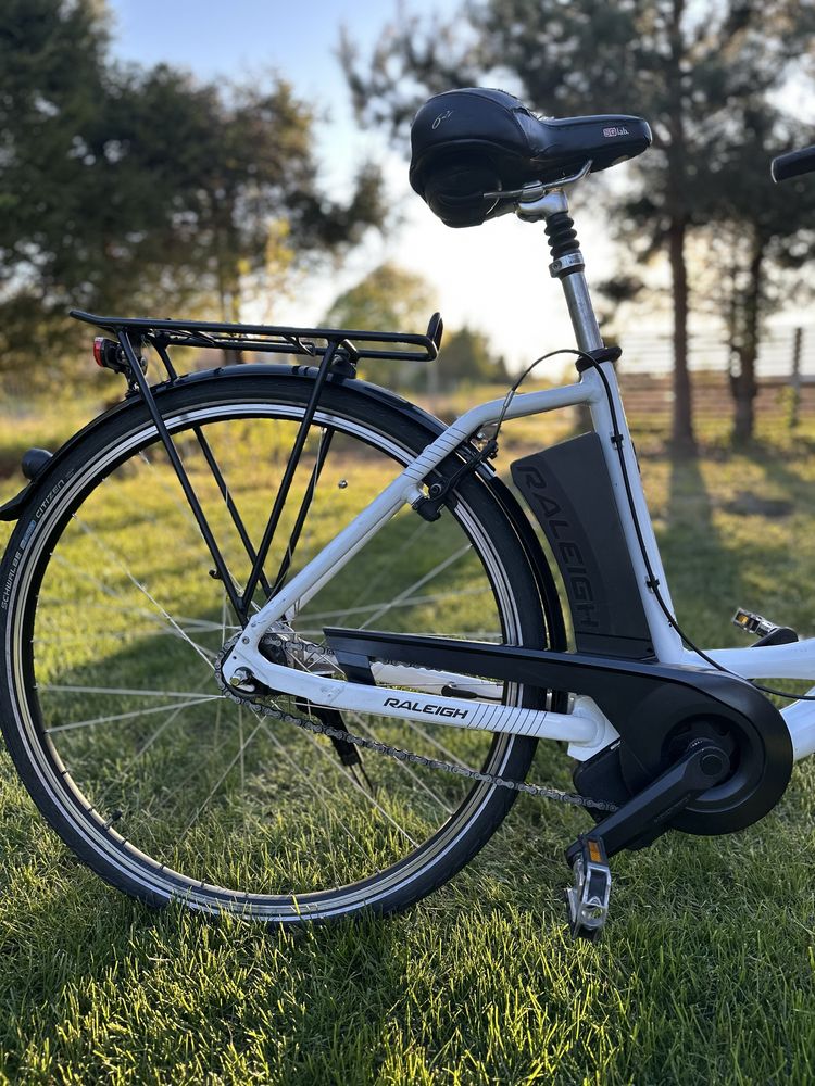 Rower elektryczny Raleigh Dover 7, silnik Impulse 2.0, moc 250 W