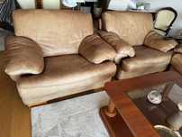 Vendo sofas em pele de bufalo em bom estado