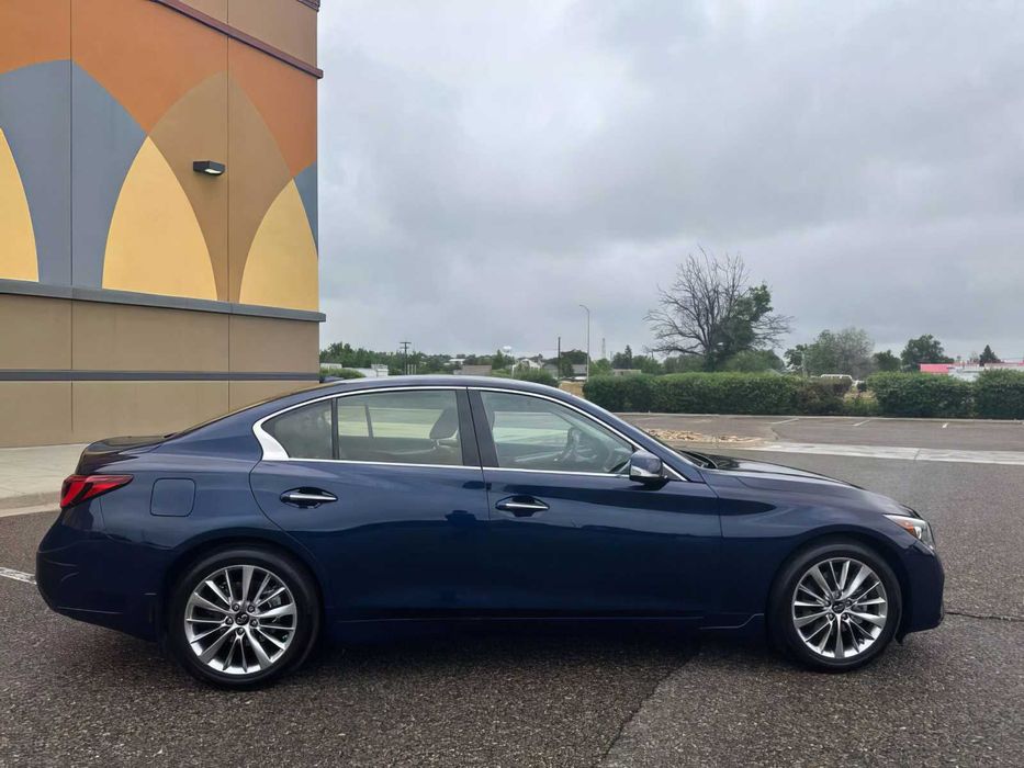 Infiniti Q50      2024