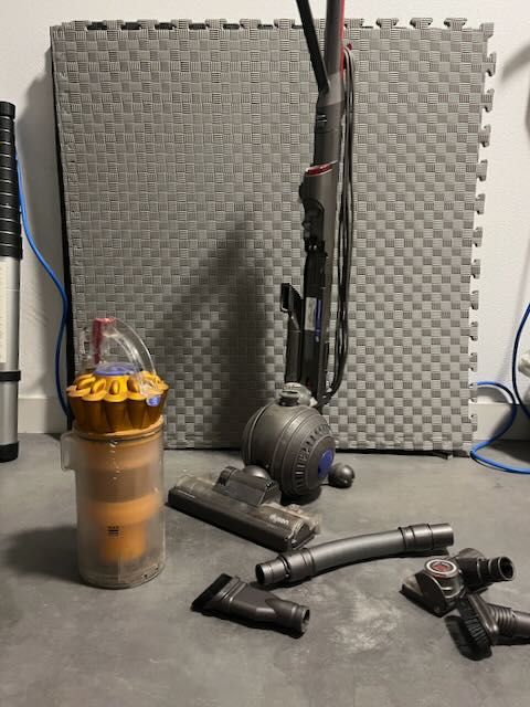 Aspirador Vertical Dyson DC40