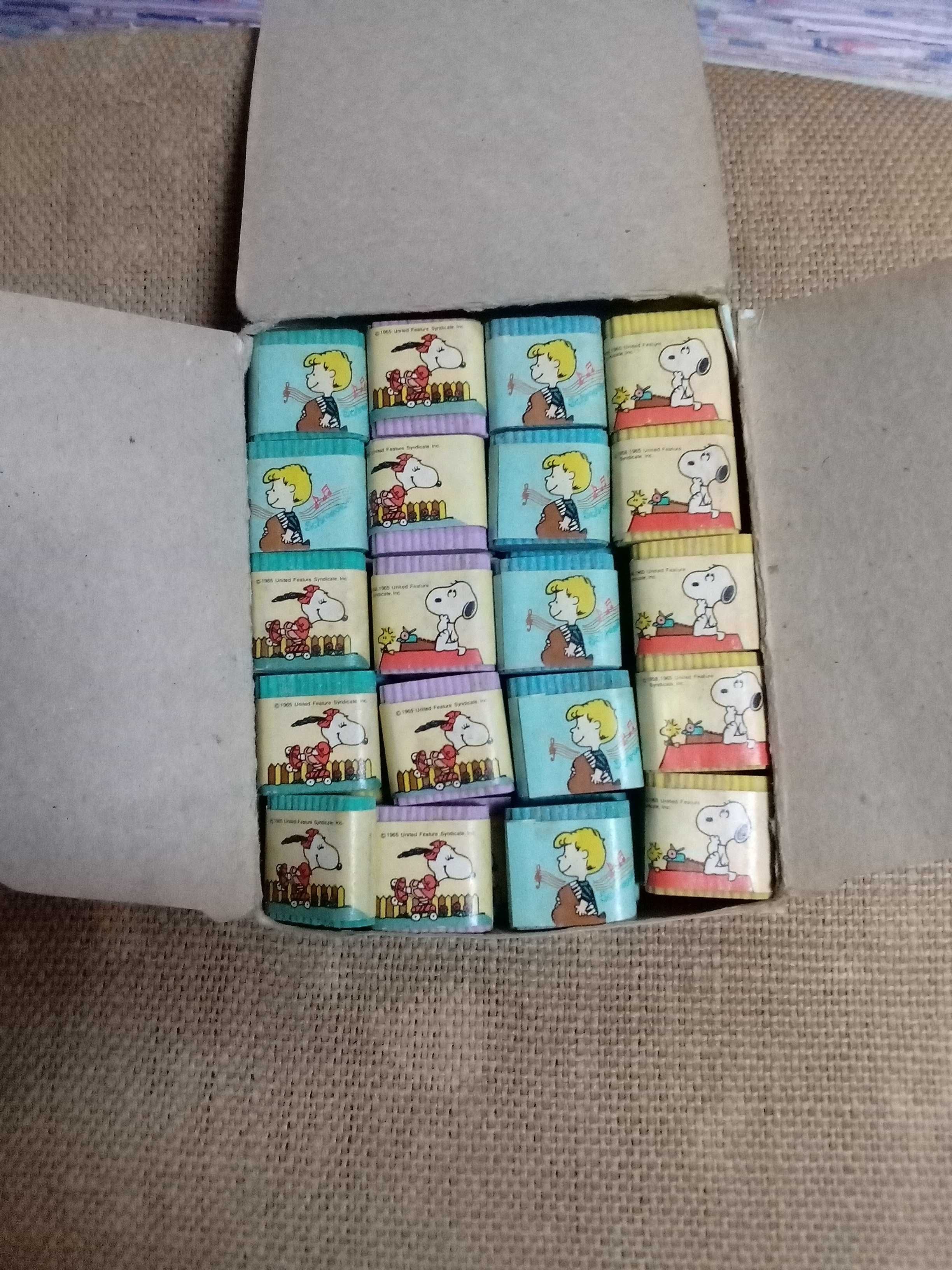 Amantes do Snoppy rara coleção de 60 borrachas vintage caixa original