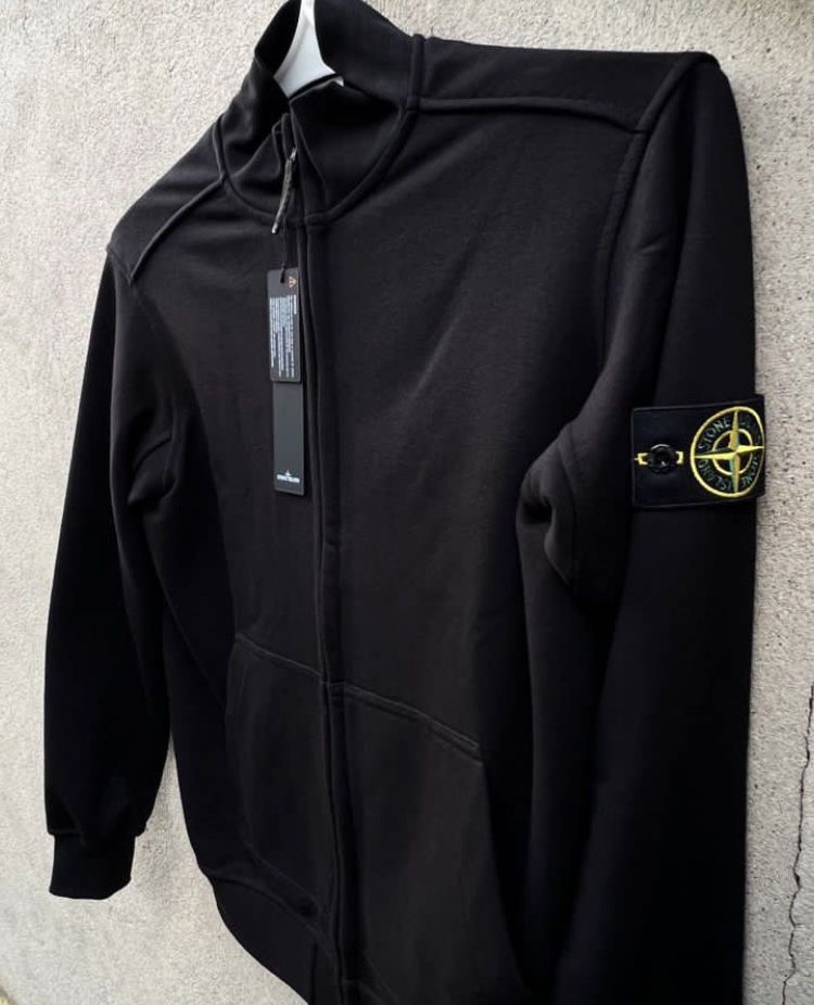 Зіпка “Stone island“