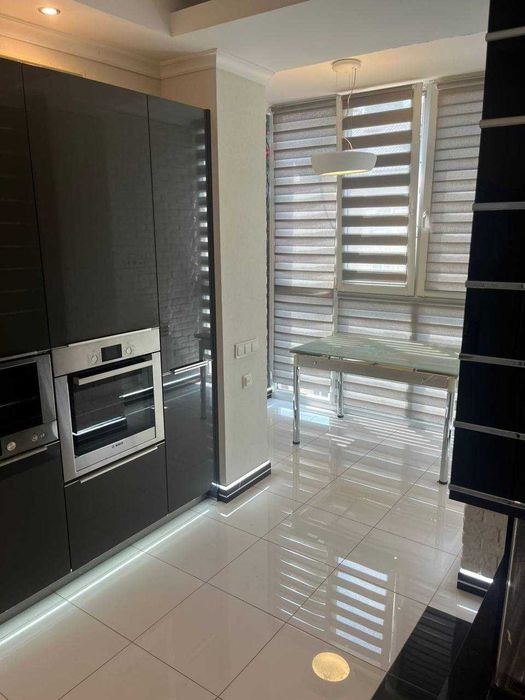 Продам 2-рівневу 2-кімнатну квартиру 90 м² з дизайнерским ремонтом
