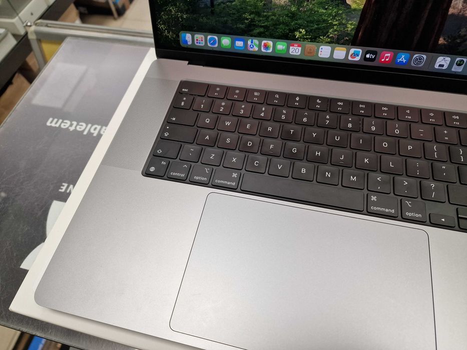 Macbook PRO 16 2021/ M1 PRO/ 16GB/ 500GB/ 6 cykli/ Grade A/ 3456x2234