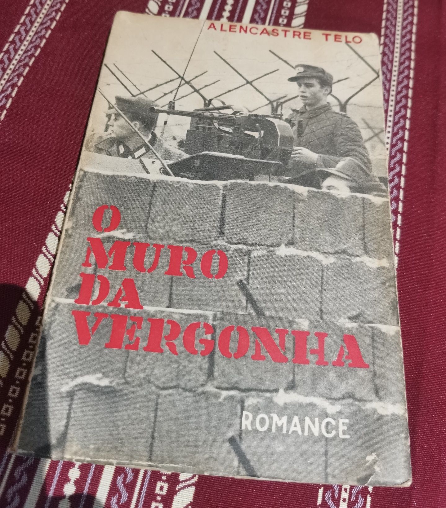 Livro O Muro da Vergonha