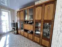 Стенка для гостинной, телевизор и подставка